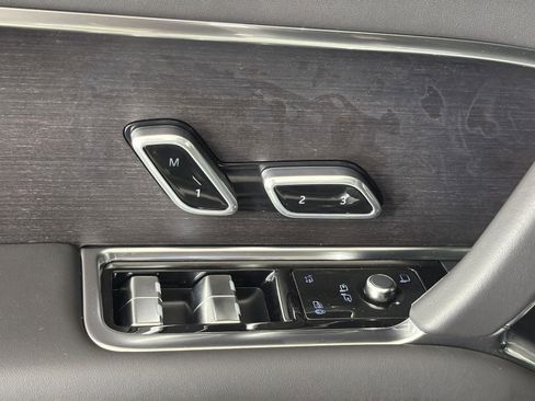 New 2026 Land Rover Range Rover SE image 24