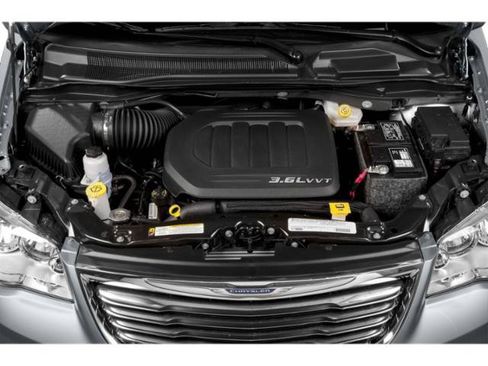 Used 2015 Chrysler Town & Country Touring-L w/ Driver Convenience Group FWD image 15