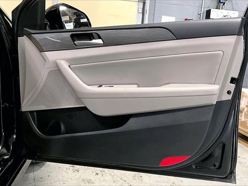 Used 2019 Hyundai Sonata Limited image 26