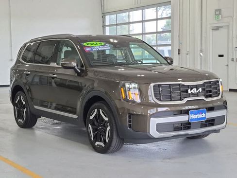 Used 2024 Kia Telluride S w/ S Sunroof Package AWD/4WD image 3