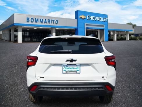 New 2026 Chevrolet Trax LT w/ Driver Confidence Package FWD image 4