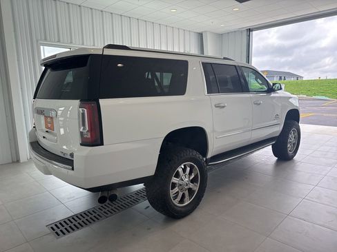 Used 2019 GMC Yukon XL Denali AWD/4WD image 4