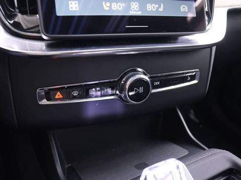 New 2026 Volvo XC90 B6 Plus w/ Protection Package Premier image 9