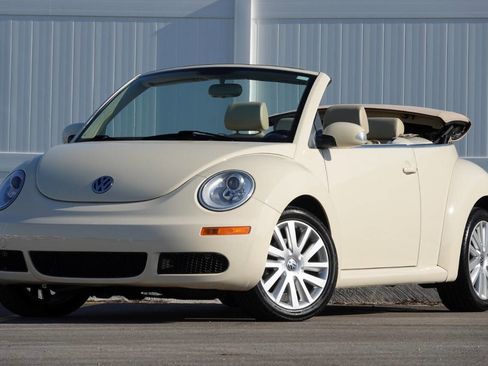 Used 2008 Volkswagen Beetle SE FWD image 36