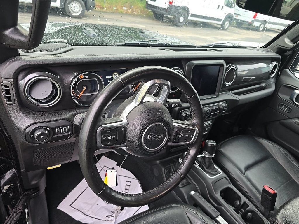 Used 2022 Jeep Wrangler Unlimited Sahara AWD/4WD image 6