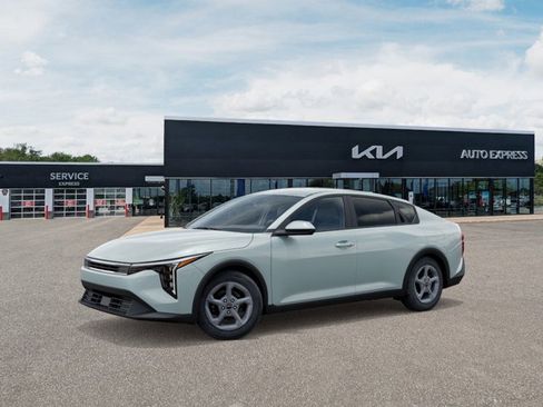 New 2025 Kia K4 LXS image 3