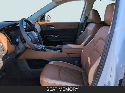 New 2026 Nissan Pathfinder Platinum w/ Cargo Package image 14