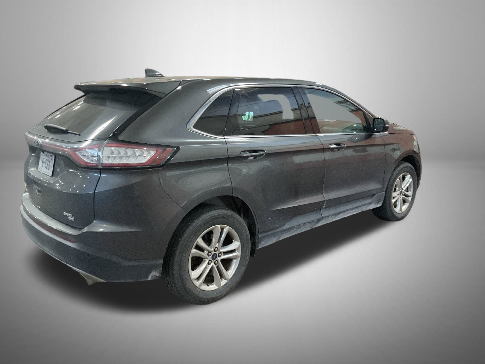 Used 2018 Ford Edge SEL w/ Equipment Group 201A AWD/4WD image 3