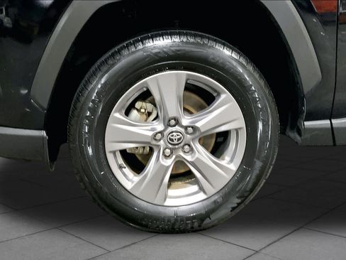 Certified 2025 Toyota RAV4 LE AWD/4WD image 11