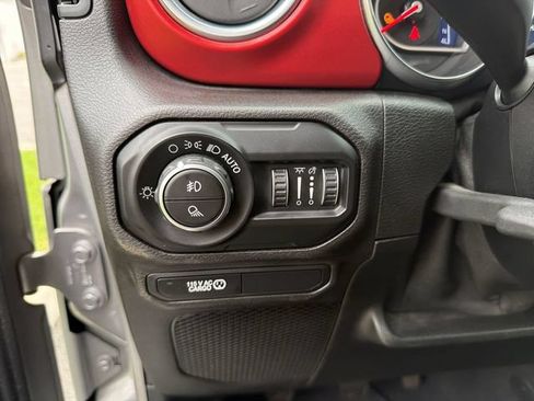 Used 2020 Jeep Gladiator Rubicon AWD/4WD image 17