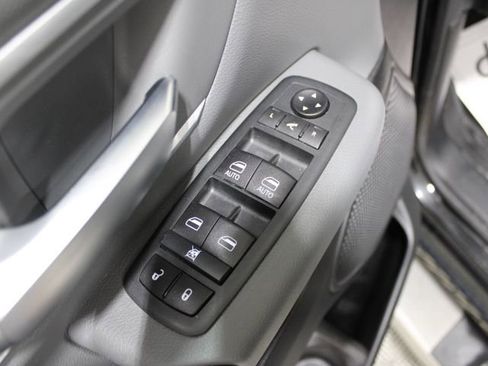 Used 2020 RAM 1500 Big Horn AWD/4WD image 17