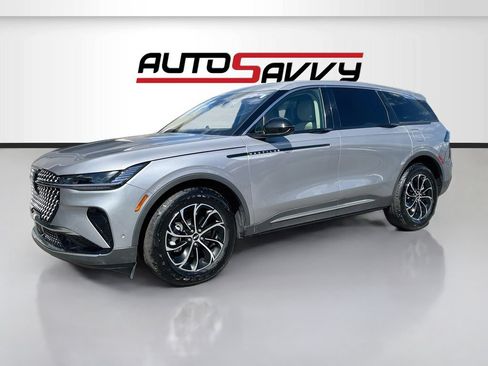 Used 2025 Lincoln Nautilus Premier w/ Equipment Group 102A AWD/4WD image 3