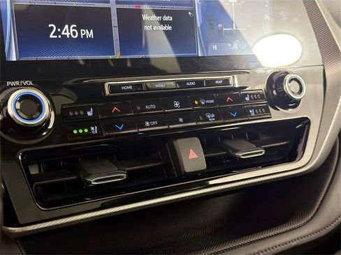 Used 2022 Toyota Highlander Platinum image 16