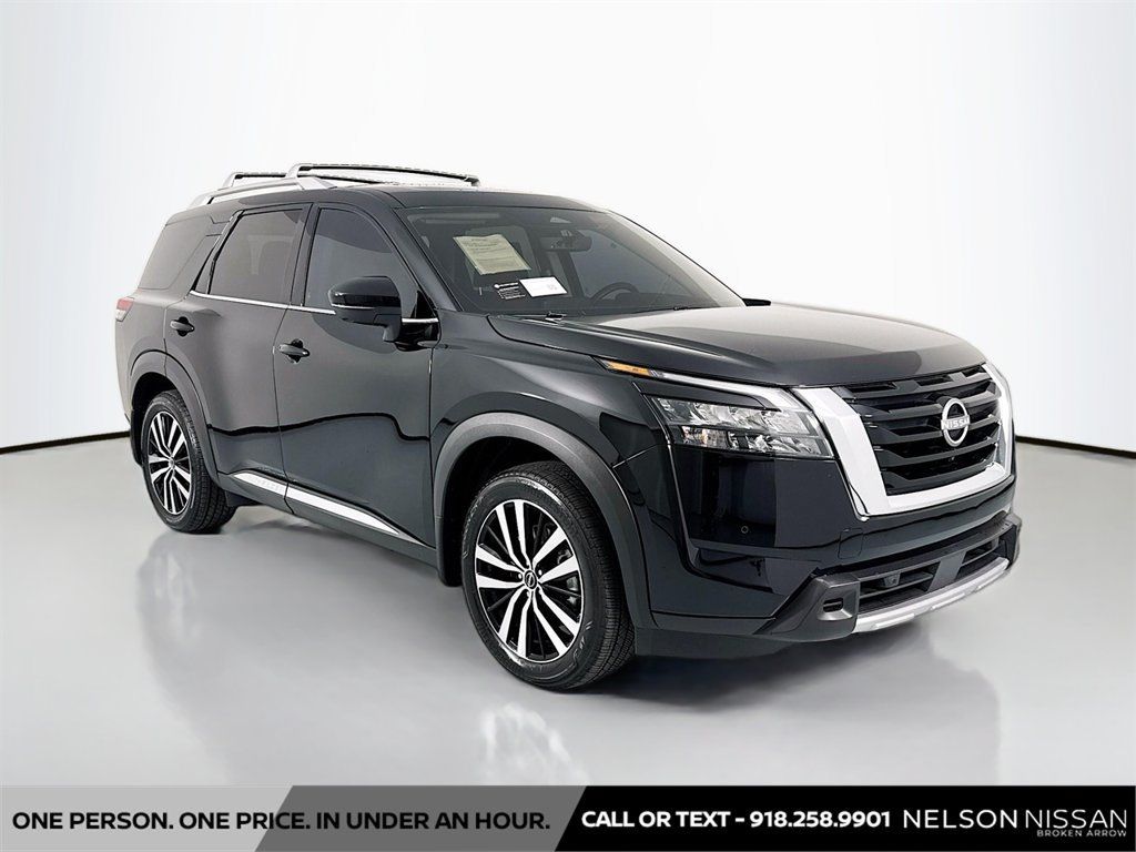 Certified 2025 Nissan Pathfinder Platinum w/ Cargo Package FWD image 3