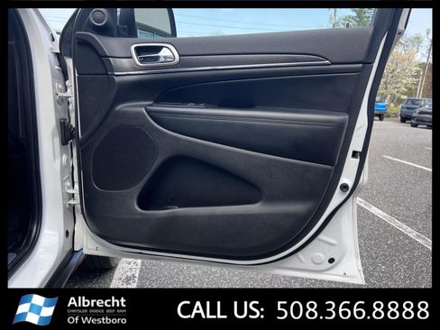 Used 2018 Jeep Grand Cherokee Limited AWD/4WD image 21