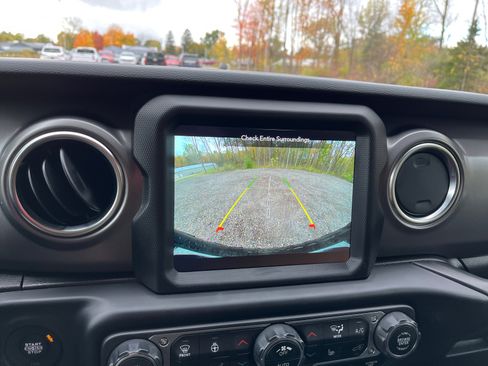 Used 2023 Jeep Wrangler Unlimited Rubicon 4xe w/ Steel Bumper Group image 42