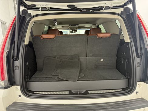 Used 2015 Cadillac Escalade Premium AWD/4WD image 6