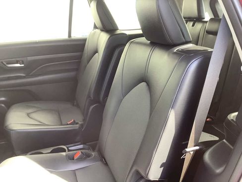 Used 2024 Toyota Grand Highlander XLE image 13