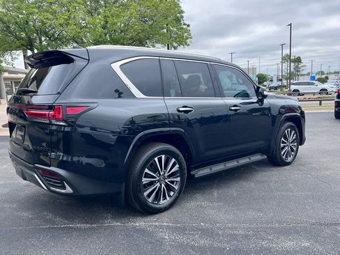 New 2026 Lexus LX 600 4WD w/ Premium Package image 3