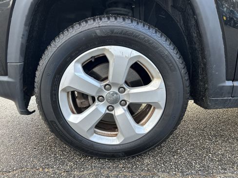 Used 2019 Jeep Compass Latitude w/ Popular Equipment Group image 12