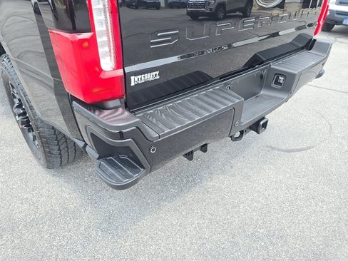 Used 2025 Ford F350 Lariat w/ Black Appearance Package AWD/4WD image 9