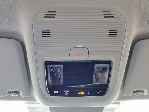 New 2026 Volkswagen Atlas SE image 32