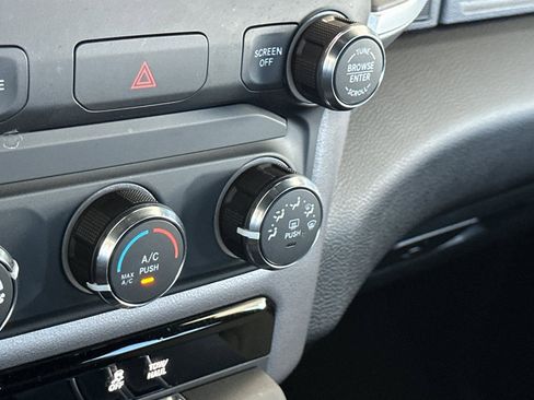 Used 2024 RAM 2500 Big Horn w/ Bed Utility Group image 29