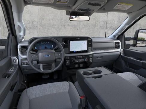 New 2026 Ford F250 XLT w/ XLT Premium Package AWD/4WD image 9