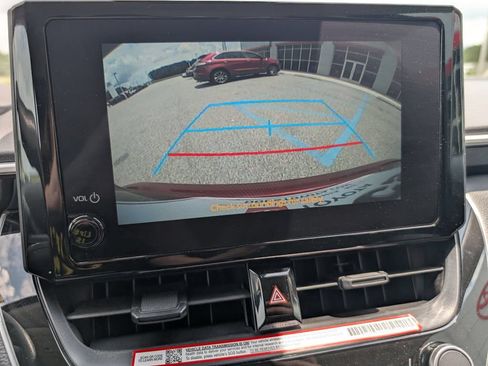 Used 2025 Toyota Corolla LE FWD image 14