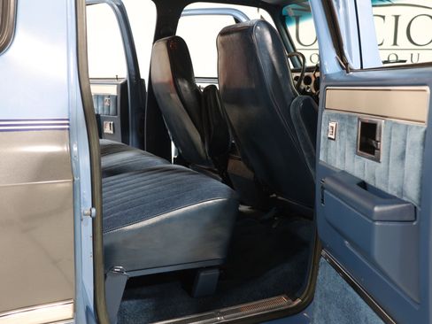 Used 1987 GMC Suburban 2WD image 73