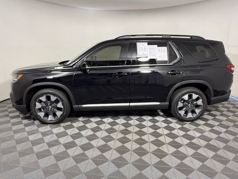 Used 2026 Honda Pilot Elite image 3