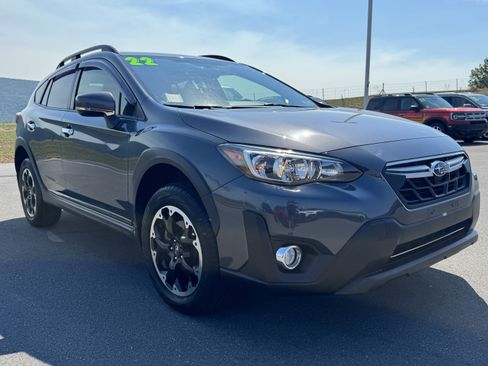 Used 2022 Subaru Crosstrek 2.0i Premium w/ Moonroof Package AWD/4WD image 1