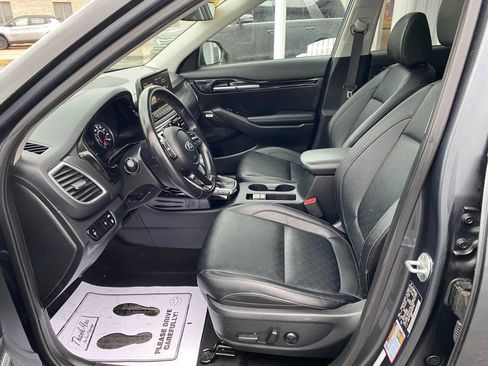Used 2021 Kia Seltos SX w/ SX Sunroof Package image 13