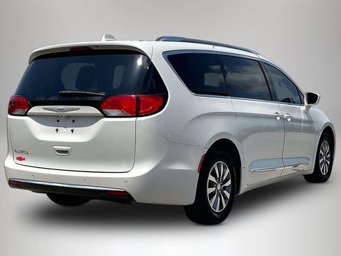 Certified 2019 Chrysler Pacifica Touring-L Plus FWD image 5