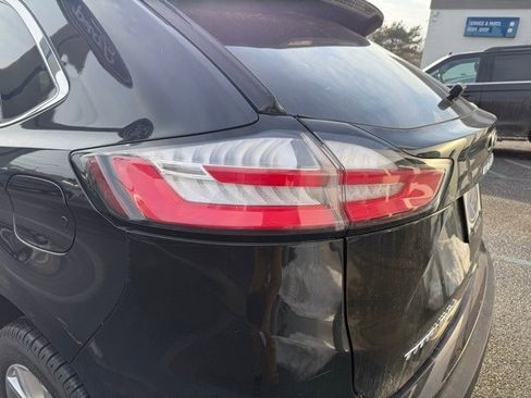 Used 2022 Ford Edge Titanium image 32