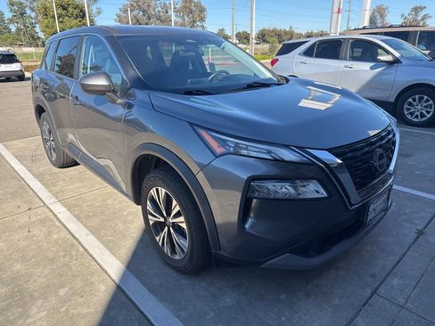 Used 2023 Nissan Rogue SV image 8