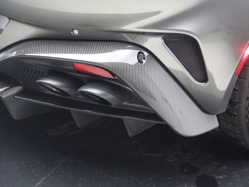 Used 2026 Aston Martin V8 Vantage Roadster image 29