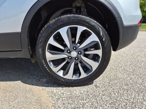 Used 2022 Buick Encore Preferred w/ Safety Package AWD/4WD image 10