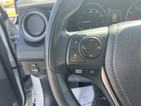 Used 2017 Toyota RAV4 LE FWD image 19