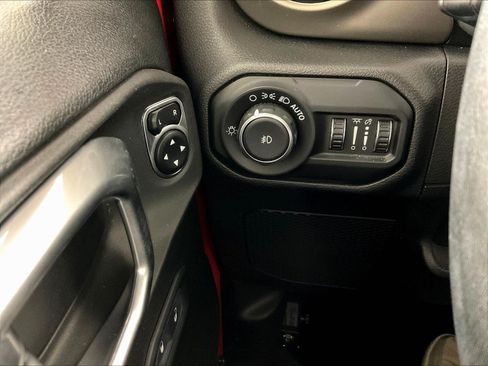 Used 2021 Jeep Wrangler Unlimited Sport AWD/4WD image 15