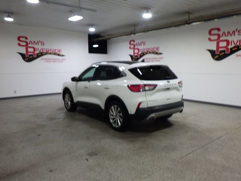 Used 2022 Ford Escape Titanium w/ Titanium Elite Package AWD/4WD image 2