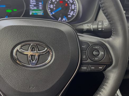 Used 2022 Toyota RAV4 XLE Premium AWD/4WD image 20