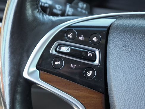 Used 2017 Cadillac Escalade Luxury AWD/4WD image 28