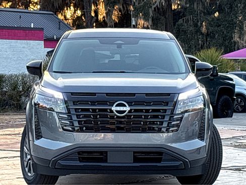 New 2026 Nissan Pathfinder SL FWD image 2