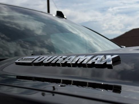 Used 2018 Chevrolet Silverado 2500 LTZ w/ Midnight Edition AWD/4WD image 12