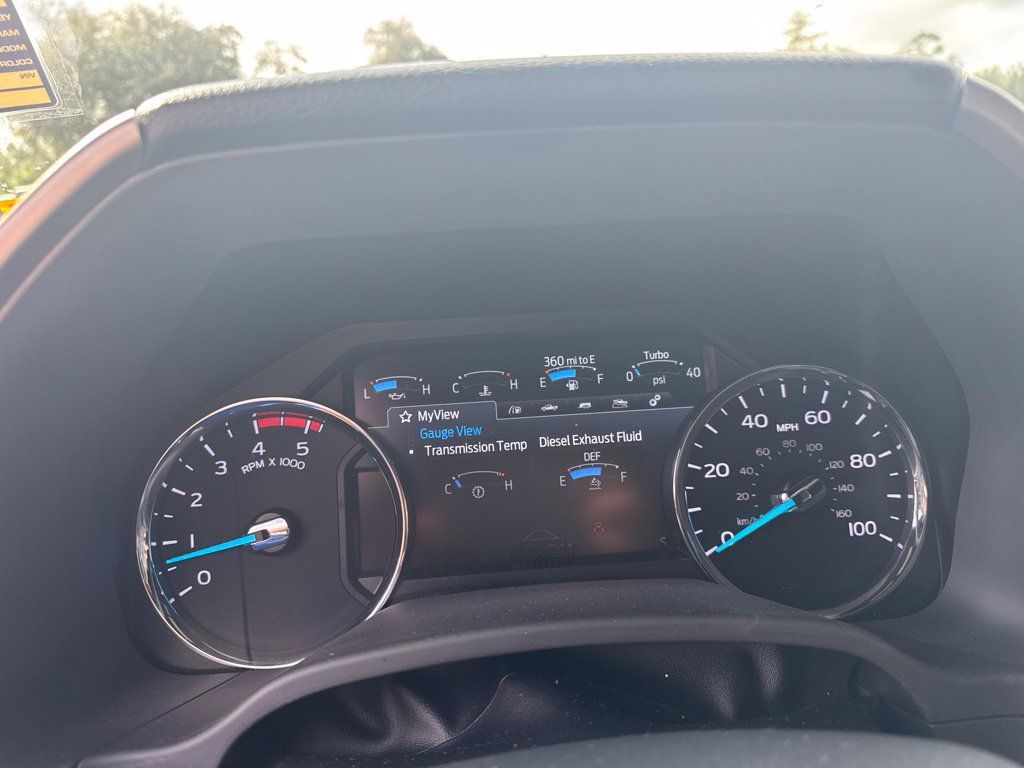 Used 2022 Ford F350 Lariat w/ Tremor Off-Road Package AWD/4WD image 11