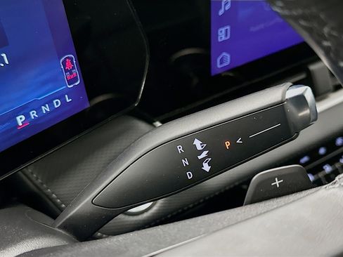 Used 2025 Chevrolet Equinox LT w/ Convenience Package II image 25