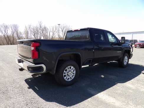 Used 2023 Chevrolet Silverado 2500 LT w/ Convenience Package AWD/4WD image 4