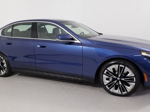 Used 2025 BMW 530i image 23