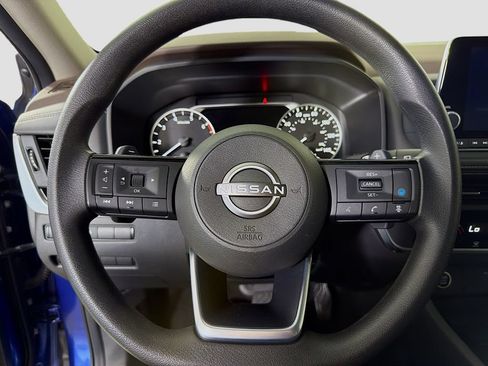 Used 2023 Nissan Rogue SV FWD image 15